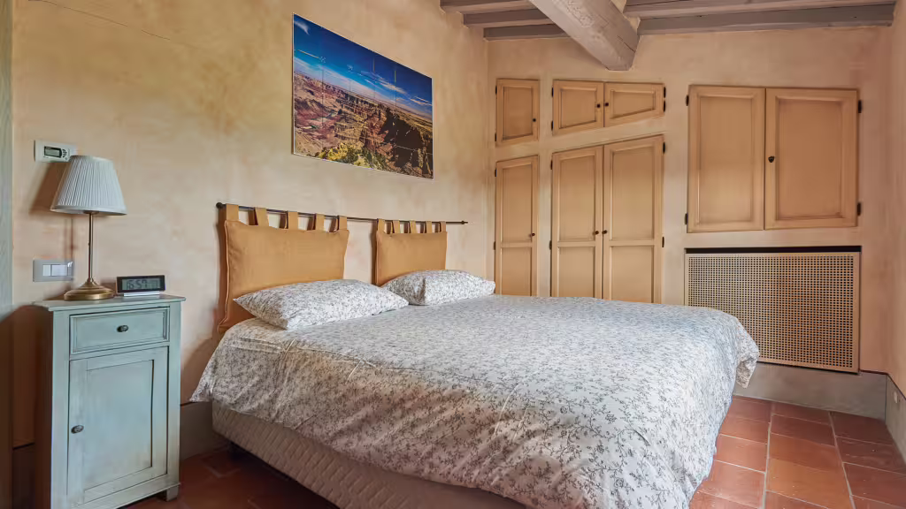 Middle section - bedroom